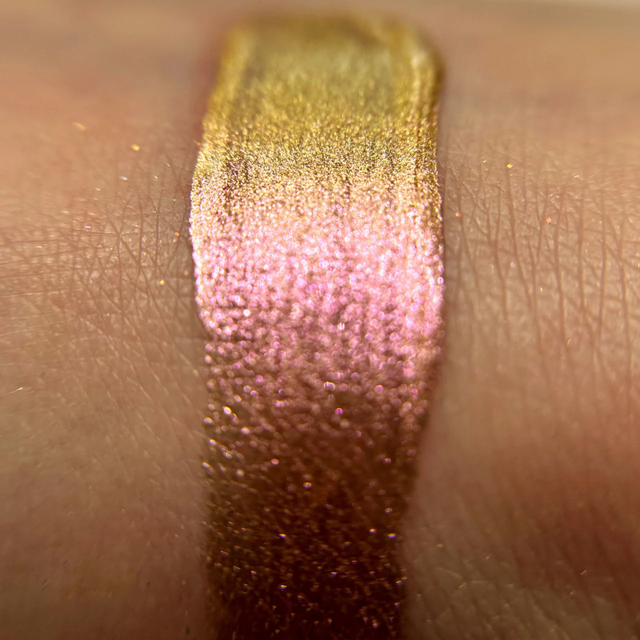 Queen Bee Moonlit Metal Eye & Lip Glitter Topper - Image 3