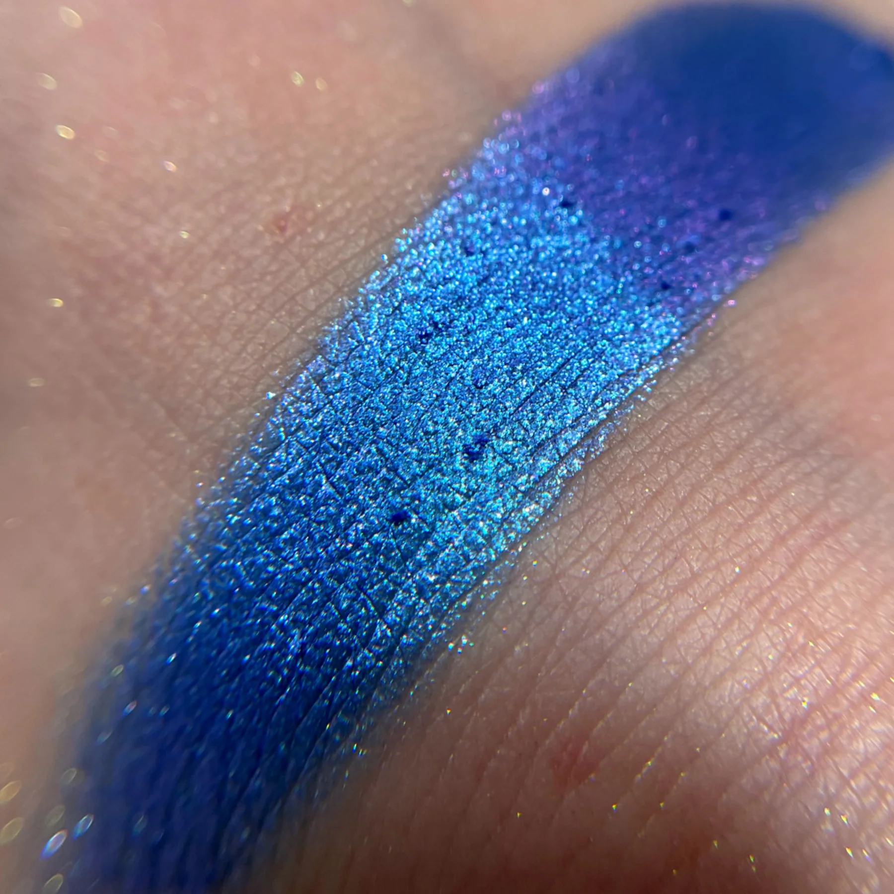 Swimmingly Chameleon Artistry Pigment - Image 2